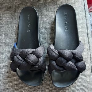 Rothy’s Bubble Slide in Black. Size 8.5.